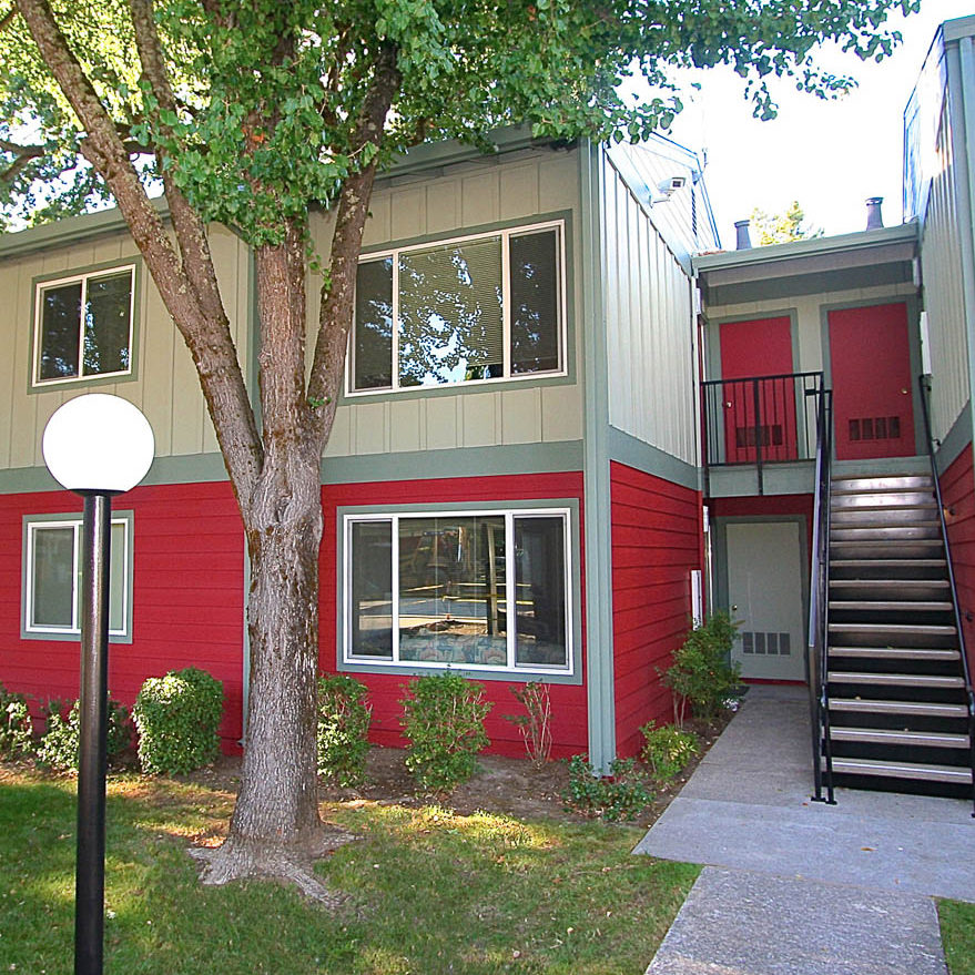 Highland Companies - Our Projects - Oak Creek Apartments